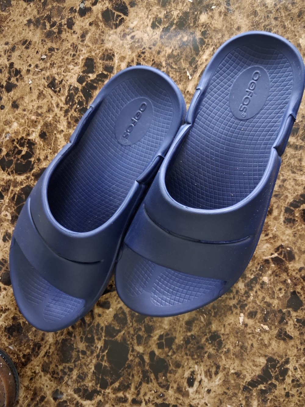 OoFos Navy Blue Women's Size 8 Recovery Slide Sandals " Like NEW !"